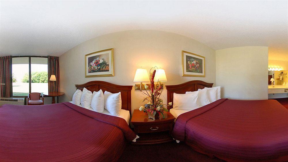 Quality Inn Ennis Luaran gambar